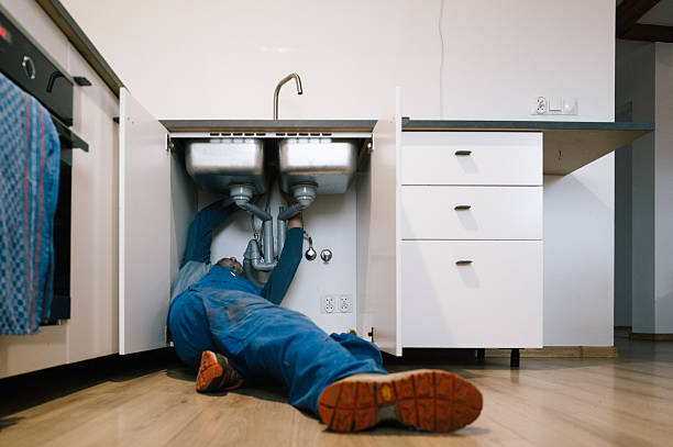 Professional Leak Detection technician working in Washington Depot, CT